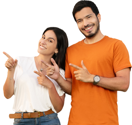 Pareja feliz con terreno propio